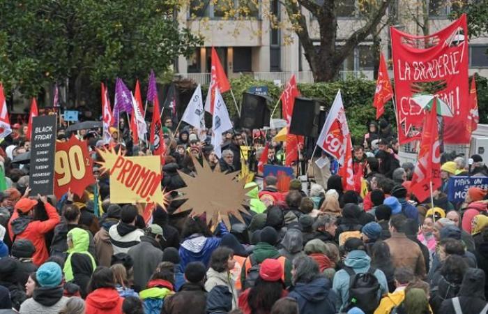 Más de 3.000 manifestantes contra los recortes en las subvenciones culturales