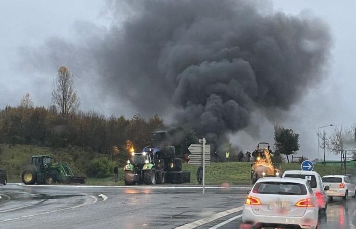 La Coordinación Rural se manifiesta en la rotonda de la autopista Cahors Sud