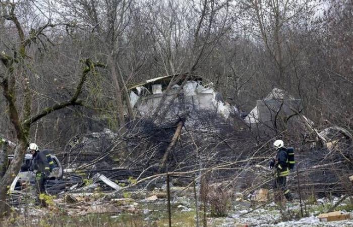 Un avión de carga de DHL se estrella y patina contra una casa en Lituania, matando a un tripulante español