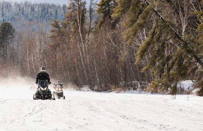 Miles de kilómetros de rutas para motos de nieve pendientes