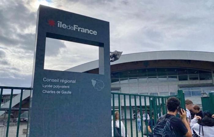 Poissy: un hombre encontrado colgado en el comedor del instituto