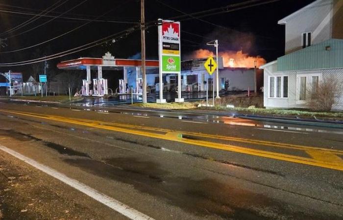 Un incendio destruye Petro-Canada en Paspébiac