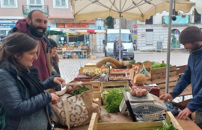 Caída de márgenes, aumento de los precios de los suministros, los productores del mercado de Foix también afectados por la crisis agrícola