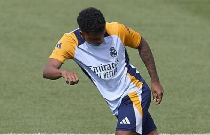 Rodrygo y Tchouaméni trabajan en solitario sobre el césped a tres días del duelo en Anfield