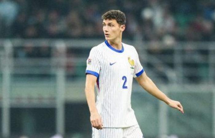 Pavard abre la puerta a volver a la posición de lateral derecho