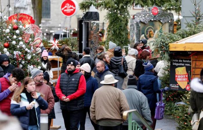 Viejo Quebec: el mercado navideño está en pleno apogeo a pesar de la lluvia