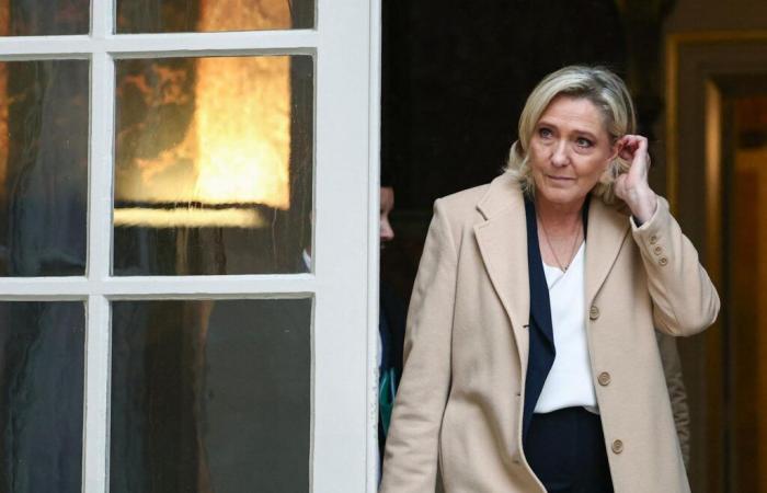 Marine Le Pen cree que Michel Barnier sigue “atascado en sus posiciones” y la Agrupación Nacional está dispuesta a votar a favor de la censura del gobierno