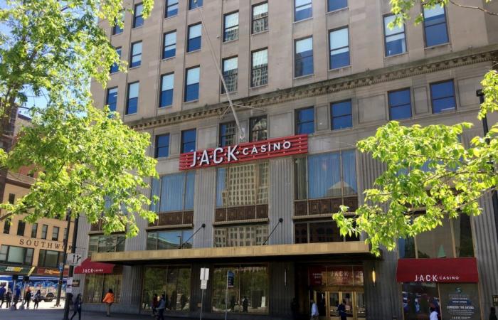 Ex crupier de una sala de póquer acusado de robar el bote en el JACK Cleveland Casino