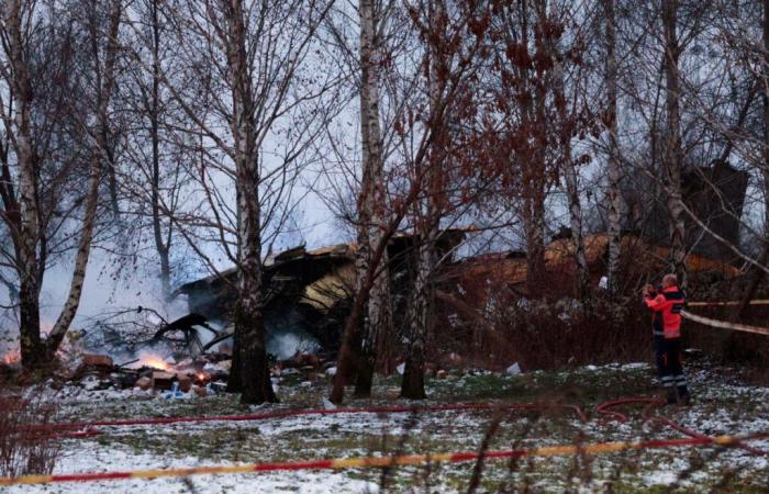 RTL Infos – “Vimos una onda explosiva y una nube de fuego”: un avión de carga se estrelló en Lituania