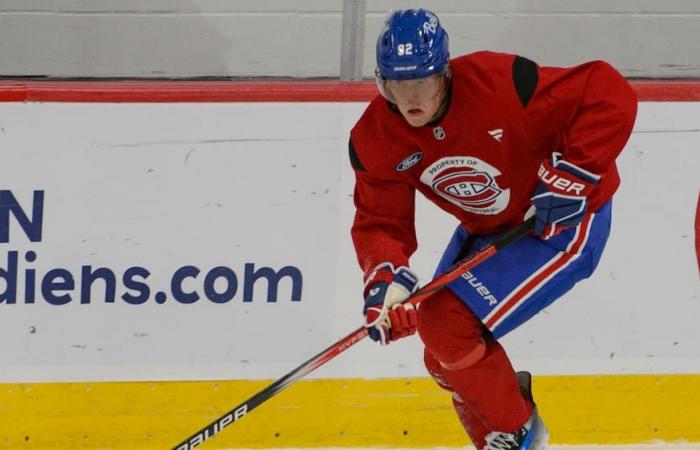 Canadiense: Patrik Laine viste camiseta normal en los entrenamientos