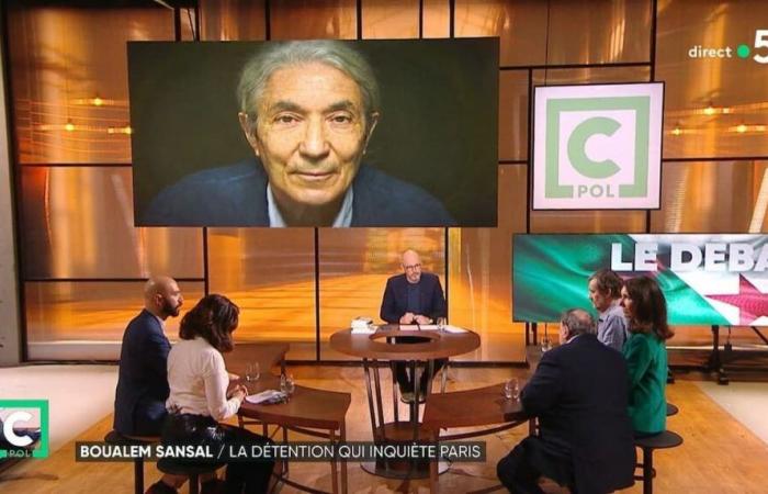 el programa C politique es controvertido