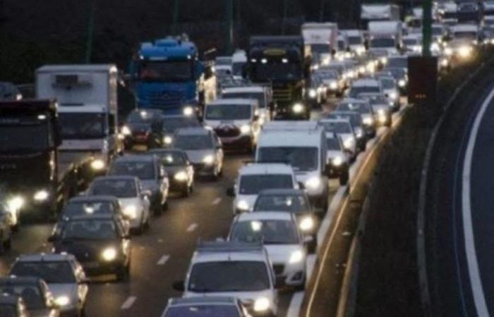 Atascos monstruosos en las carreteras, celebran su 75º aniversario de boda… actualidad en Isla de Francia