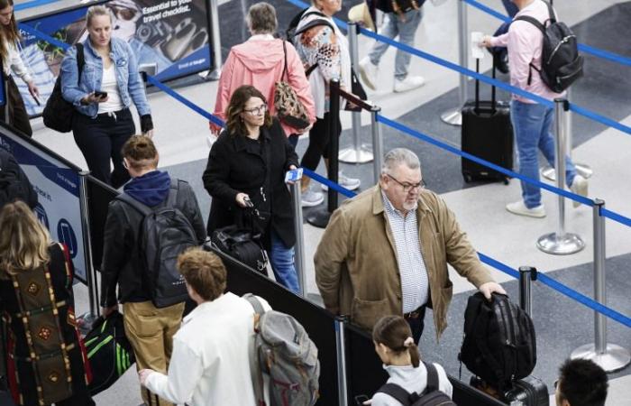 Las huelgas, la lluvia y la nieve plantean desafíos durante la semana récord de viajes de Acción de Gracias