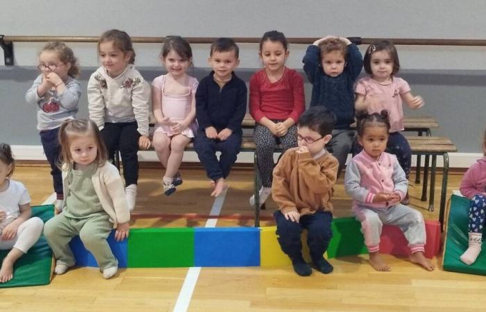 Redón. A partir de los 2 años, los niños descubren el gimnasio.