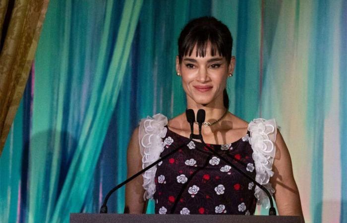 L’Alliance New York Gala 2024: el Arts Trophy brilla en manos de Sofia Boutella