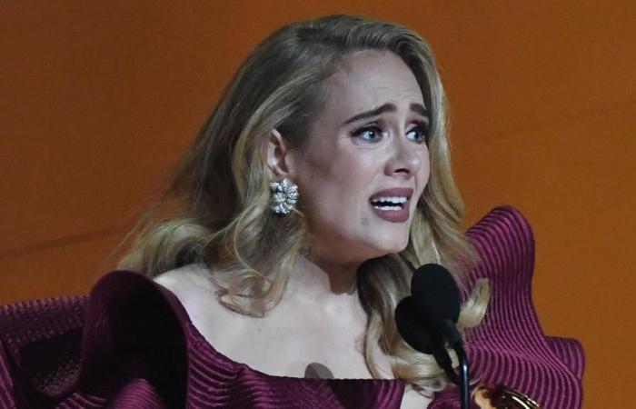 “No sé cuándo volveré a subir al escenario”, dijo la cantante Adele