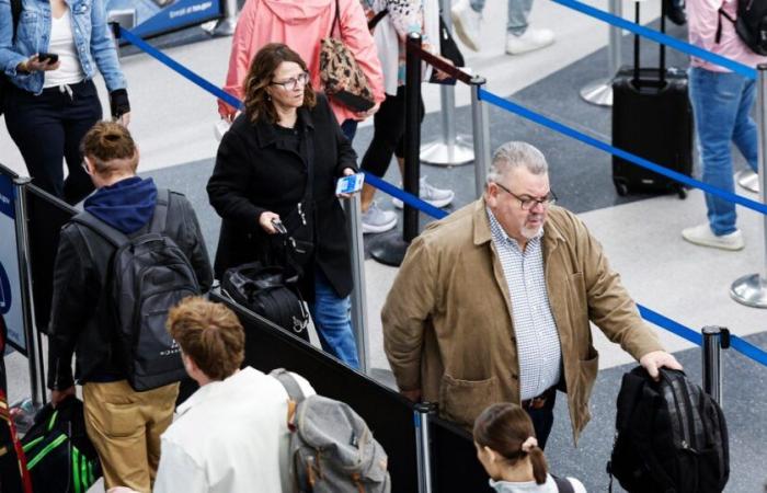 Las huelgas, la lluvia y la nieve plantean desafíos durante la semana récord de viajes de Acción de Gracias