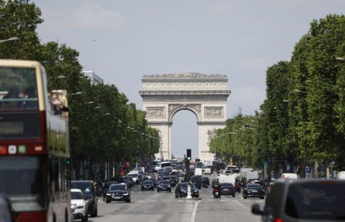 París: un sol gigante 1, 2, 3 con Just Riadh o Inoxtag organizado en los Campos Elíseos para el estreno de “El juego del calamar 2”