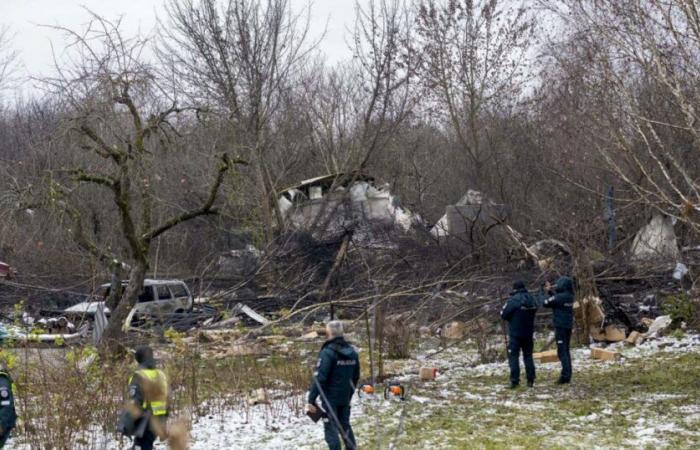 Lituania. Un muerto en accidente de avión de carga; se investiga pista terrorista