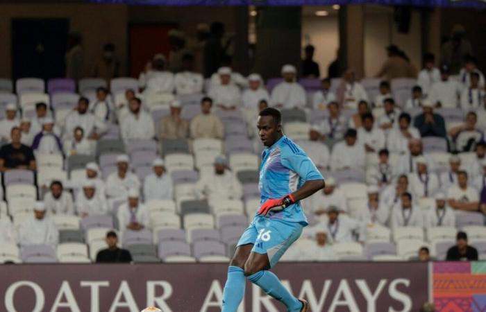 El Al-Ahli y un gran Edouard Mendy vencen al Al-Ain y se mantienen en lo más alto de la clasificación