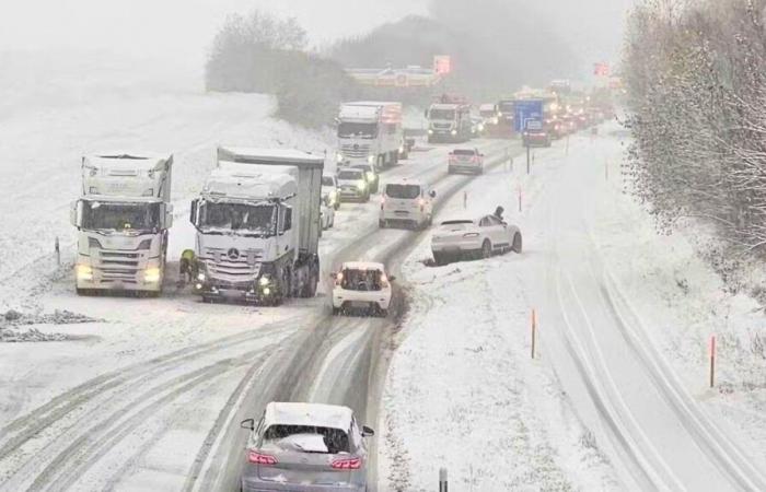 Neumáticos de nieve obligatorios: debate en Suiza