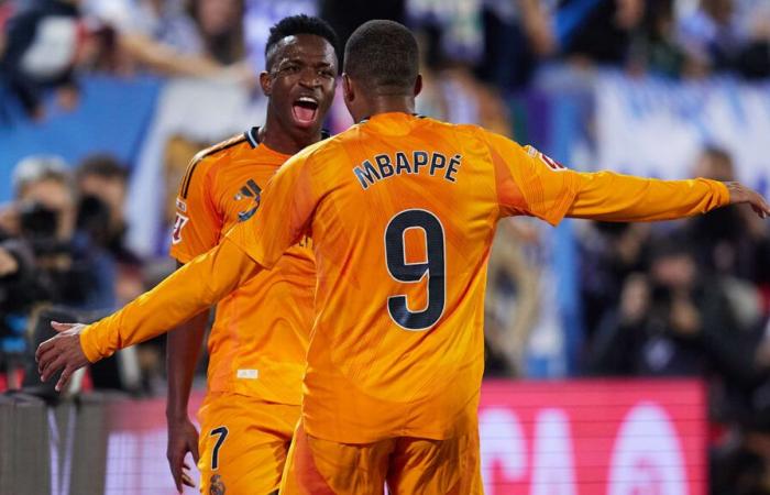 Ancelotti explica el sorprendente cambio de posición de Mbappé y Vinicius