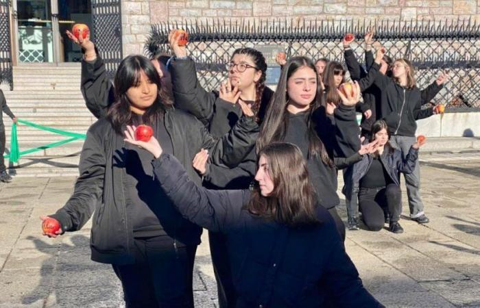 La Escuela de Arte abre los actos del Día para la Eliminación de la Violencia de Género