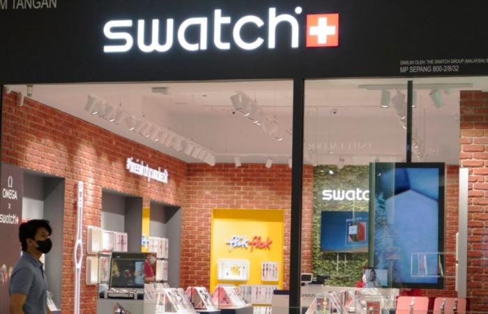 Malasia debe devolver los relojes Swatch arcoíris