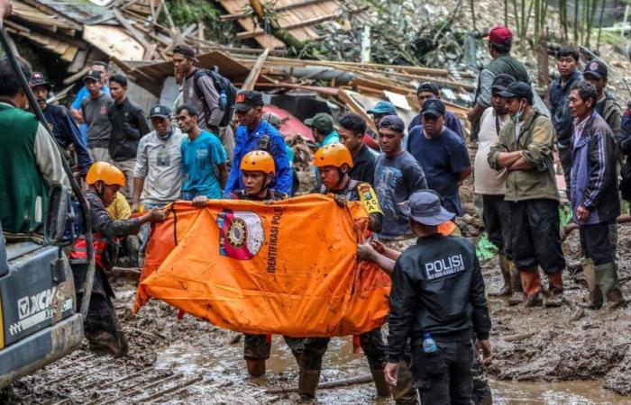 Indonesia: 16 muertos y 7 desaparecidos por las inundaciones en Sumatra