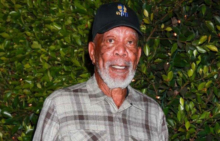 Morgan Freeman sale a cenar en una rara aparición en Los Ángeles: Foto