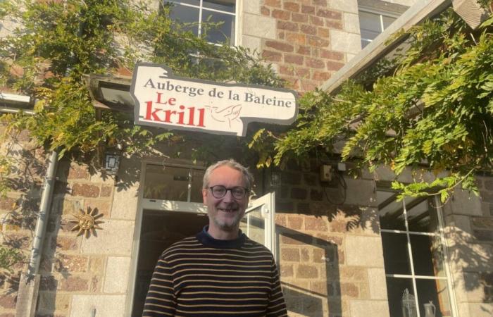 Antiguo cliente, se hace cargo del único restaurante de un pequeño pueblo de 100 habitantes, en La Mancha.