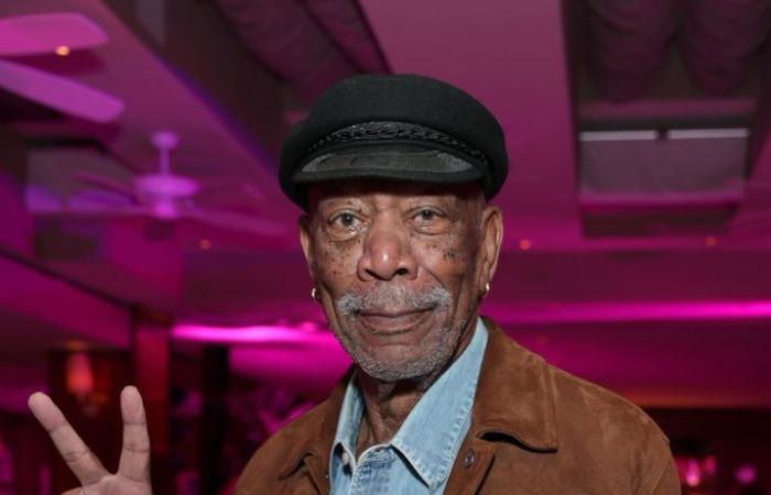 Morgan Freeman, de 87 años, llama la atención cuando sale a Los Ángeles para una cena de incógnito