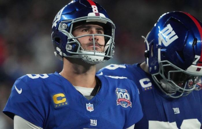 El QB Daniel Jones supera los waivers y se convierte en agente libre