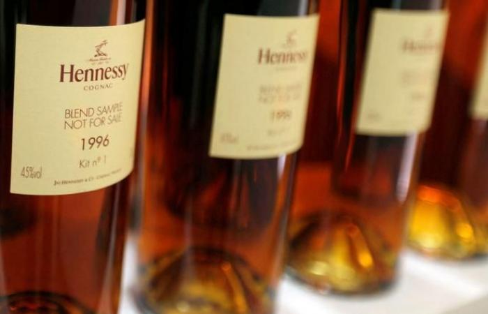 Hennessy suspende su proyecto de embotellado de coñac en China