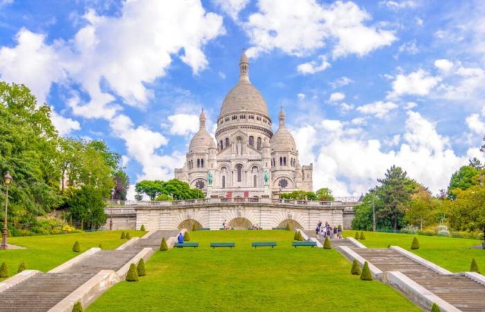 ¡La Butte Montmartre en construcción hasta el verano de 2025 para renovarse!