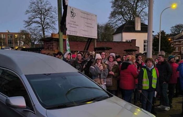 Huelga de docentes: “un cortejo fúnebre para enterrar la educación cualificada” organizado en Nivelles