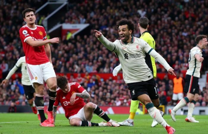 El Manchester United lucha contra el Liverpool por un lateral izquierdo