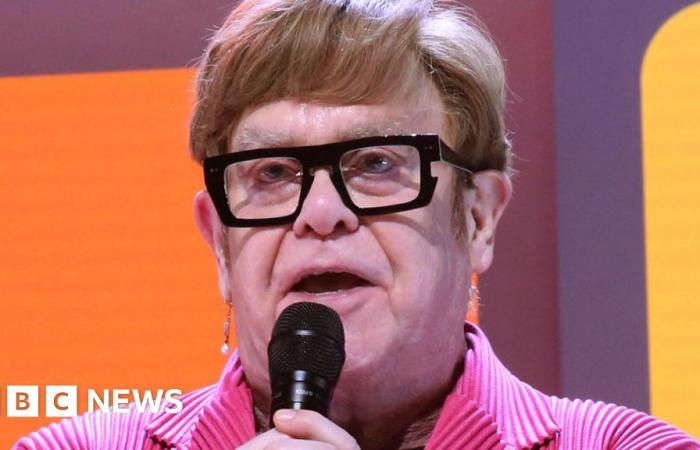 Álbum de Elton John en espera porque “no puede ver” después de una infección en el ojo