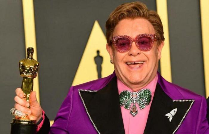 Elton John dice estar “devastado” tras su grave infección ocular