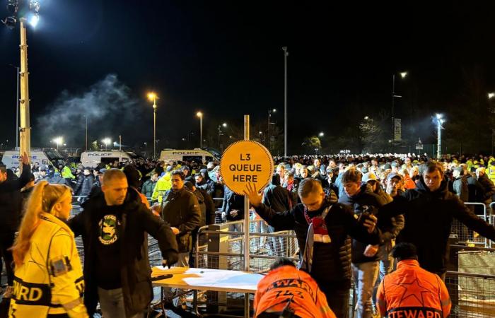 LEER ATRÁS: Cómo se preparó la Legión para el partido de la Liga de Campeones en Manchester