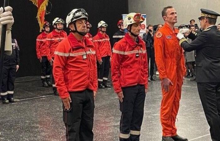 Homenaje a los bomberos del Gard en el Pont du Gard