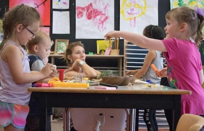 Estudiantes abandonan la formación de educadores infantiles