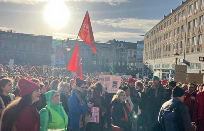 Huelga de docentes: miles de manifestantes en Lieja, actualización de las acciones llevadas a cabo en Valonia y Bruselas