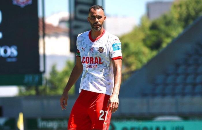 Fransérgio regresa a Brasil para tratar a su hijo autista