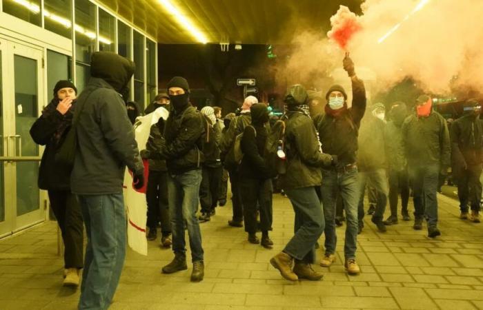 Manifestación violenta en Montreal: los “matones” deben ser castigados, dice Legault