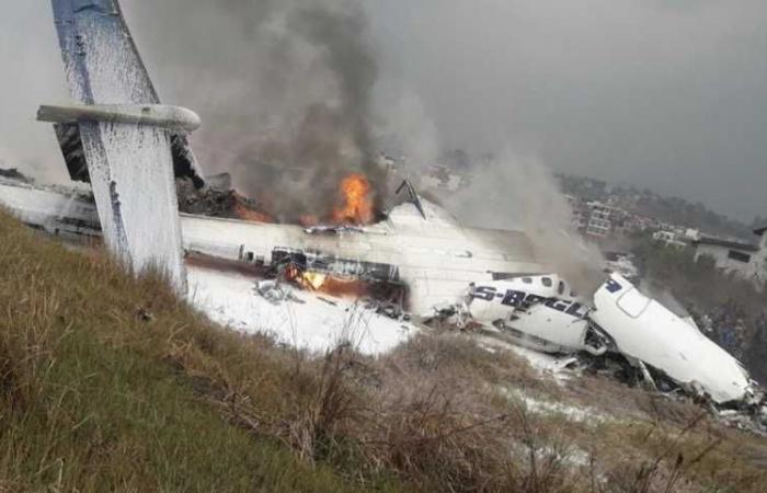 Avión se estrella en Pico, cinco muertos