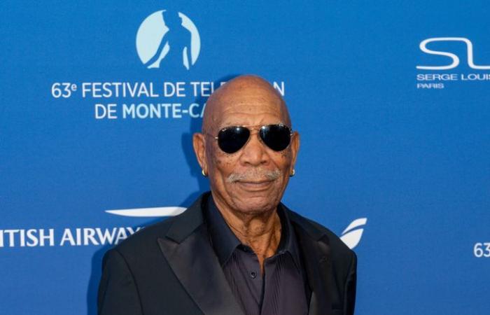 Morgan Freeman, de 87 años, llama la atención cuando sale a Los Ángeles para una cena de incógnito