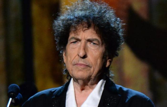 Sí, puedes mirar a Bob Dylan a los ojos.