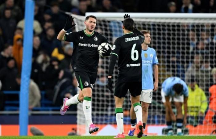 El Manchester City empata en casa ante el Feyenoord tras liderar por tres goles