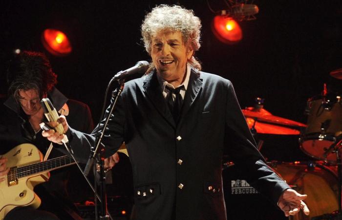 Pero, ¿qué está haciendo Bob Dylan en X, el reino en rápida deriva de Elon Musk?